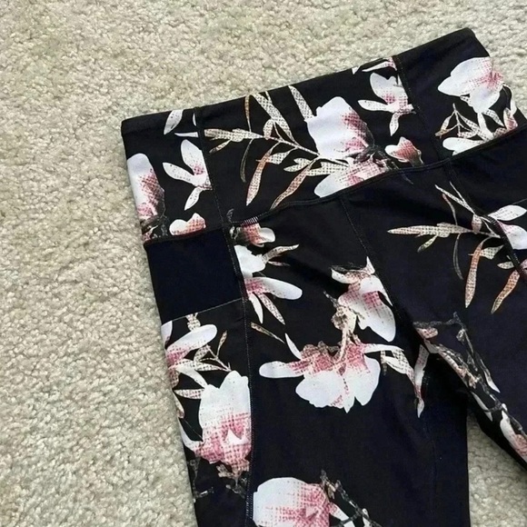 Athleta Magnolia Salutation Stash Pocket Tight Leggings - Picture 7 of 12